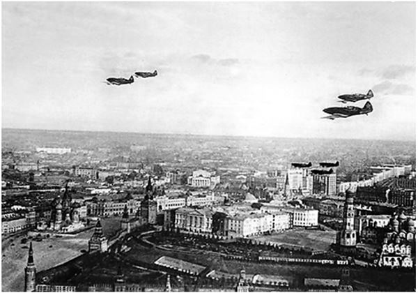 Небо вторжения. Горячее лето 1941 года Небо вторжения. Горячее лето 1941 года