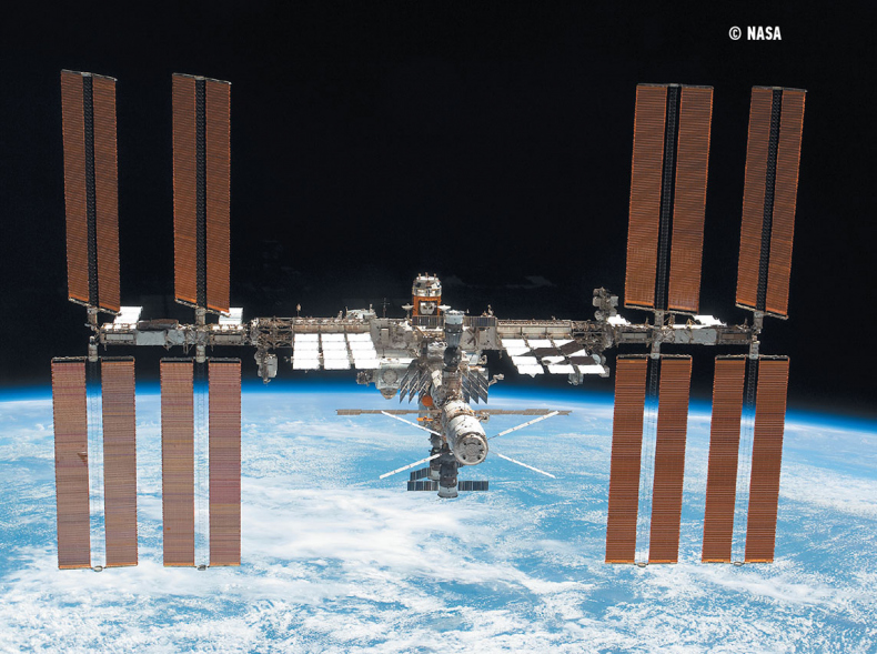 Назад на Землю. Что мне открыла жизнь в космосе о нашей родной планете и о миссии по защите Земли Назад на Землю. Что мне открыла жизнь в космосе о нашей родной планете и о миссии по защите Земли