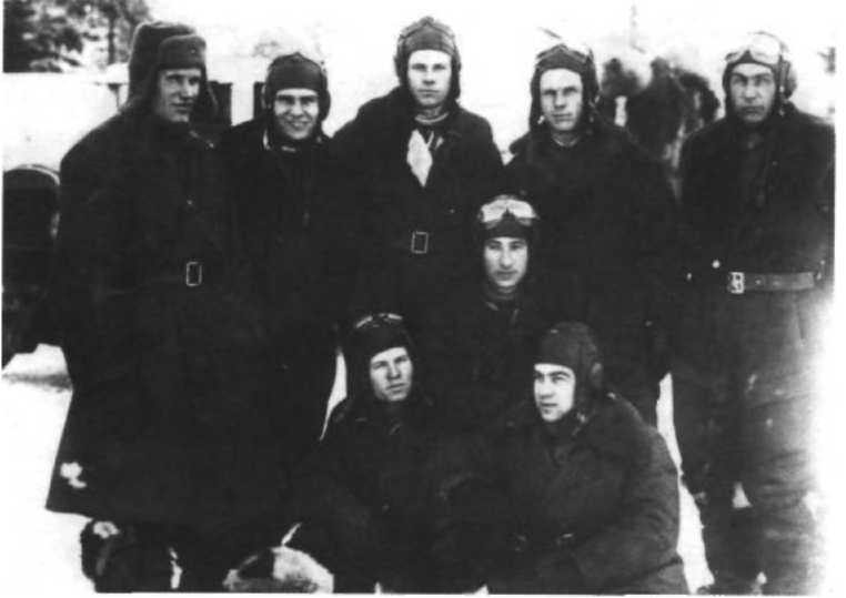 Я дрался с асами люфтваффе. На смену павшим. 1943-1945 Я дрался с асами люфтваффе. На смену павшим. 1943-1945