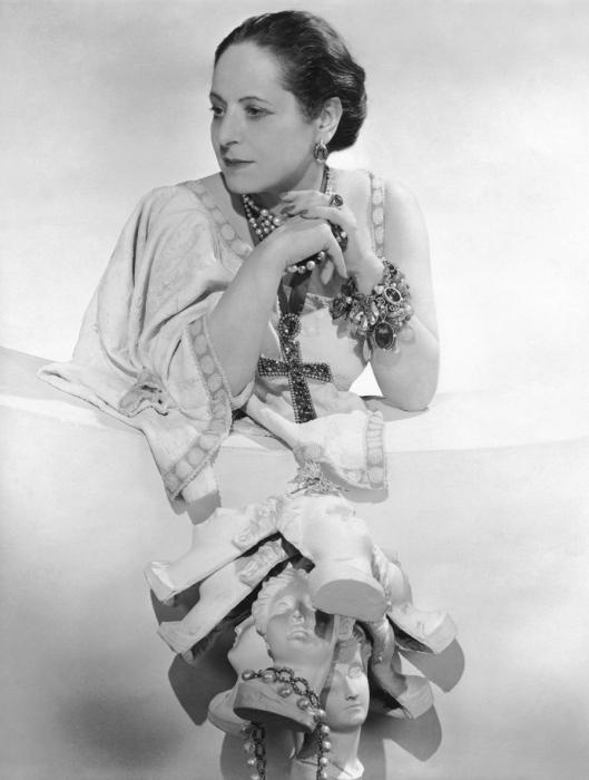 Елена Рубинштейн. Женщина, сотворившая красоту Елена Рубинштейн. Женщина, сотворившая красоту