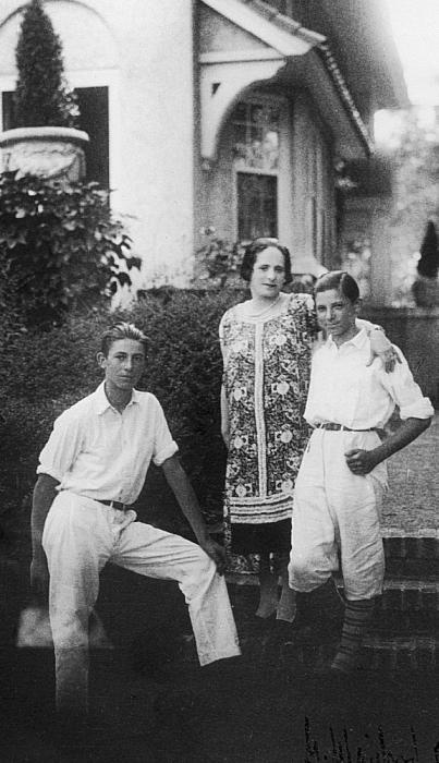 Елена Рубинштейн. Женщина, сотворившая красоту Елена Рубинштейн. Женщина, сотворившая красоту