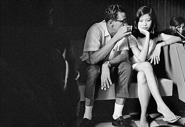 Восток, Запад и секс. История опасных связей Восток, Запад и секс. История опасных связей