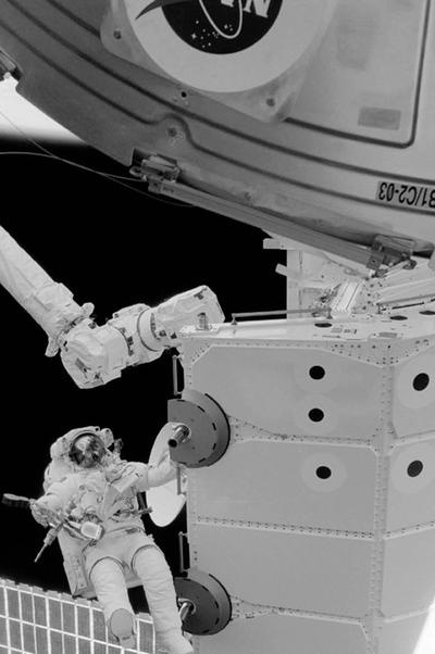 Руководство астронавта по жизни на Земле. Чему научили меня 4000 часов на орбите Руководство астронавта по жизни на Земле. Чему научили меня 4000 часов на орбите