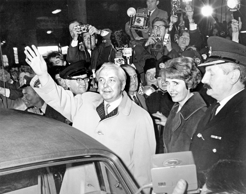 Смешная девчонка Смешная девчонка