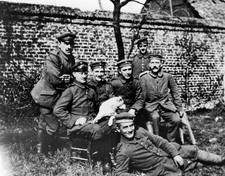 Гитлер Гитлер