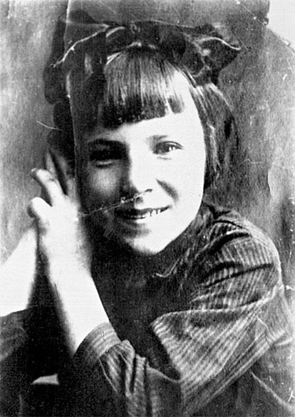 Защищая Родину. Летчицы Великой Отечественной Защищая Родину. Летчицы Великой Отечественной