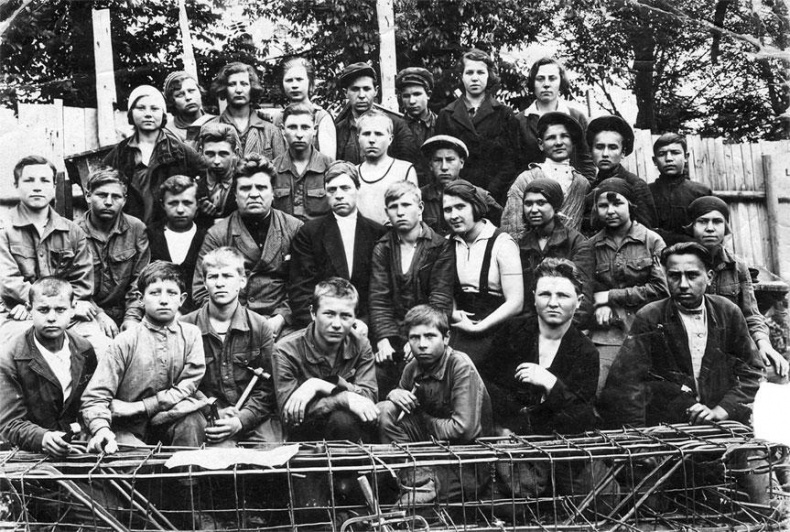 Защищая Родину. Летчицы Великой Отечественной Защищая Родину. Летчицы Великой Отечественной