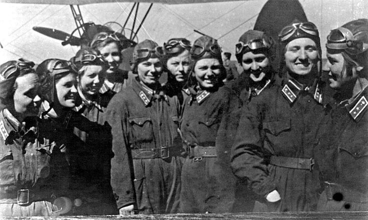 Защищая Родину. Летчицы Великой Отечественной Защищая Родину. Летчицы Великой Отечественной