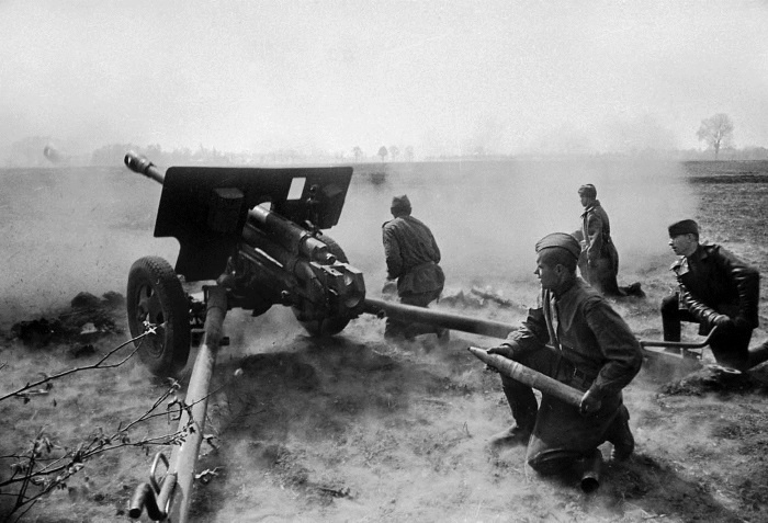 Битва за Берлин. Полная хроника - 23 дня и ночи Битва за Берлин. Полная хроника - 23 дня и ночи