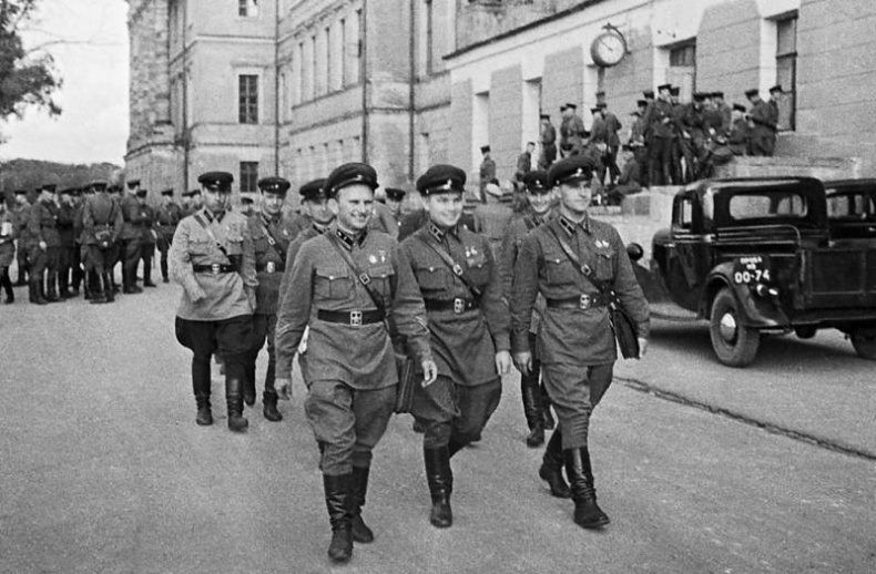 Битва за Москву. Полная хроника - 203 дня Битва за Москву. Полная хроника - 203 дня