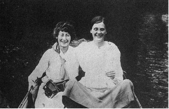 Медовый месяц в улье Медовый месяц в улье