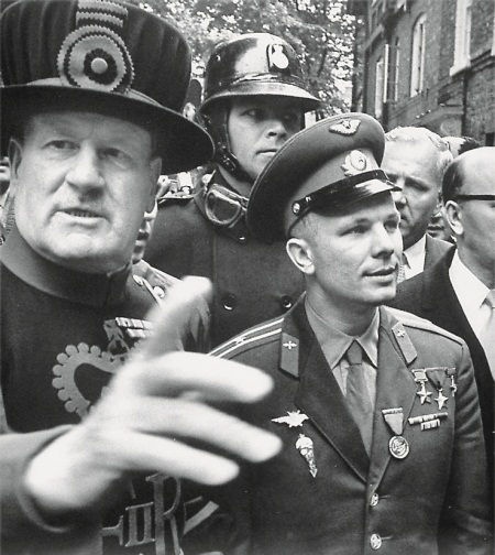 Юрий Гагарин Юрий Гагарин