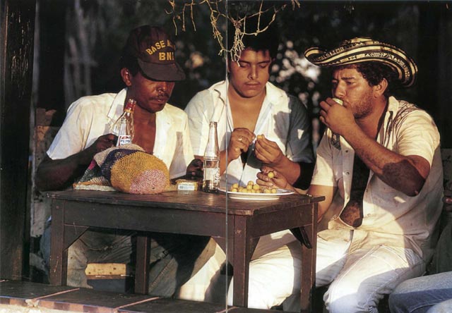 Экстремальная кухня. Причудливые и удивительные блюда, которые едят люди Экстремальная кухня. Причудливые и удивительные блюда, которые едят люди