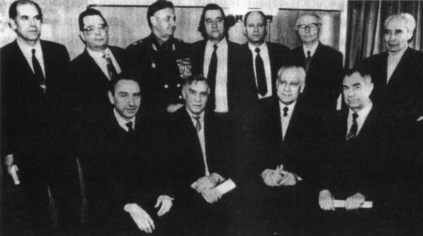 Человек с яйцом. Жизнь и мнения Александра Проханова Человек с яйцом. Жизнь и мнения Александра Проханова