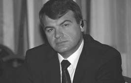 Сердюков гейт. Мебель, женщины, миллиарды. Жизнь и нравы вредителей XXI века Сердюков гейт. Мебель, женщины, миллиарды. Жизнь и нравы вредителей XXI века