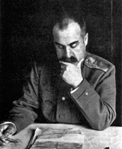 Три цвета знамени. Генералы и комиссары. 1914-1921 Три цвета знамени. Генералы и комиссары. 1914-1921