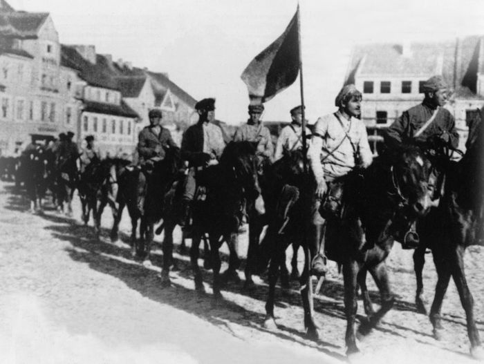 Три цвета знамени. Генералы и комиссары. 1914-1921 Три цвета знамени. Генералы и комиссары. 1914-1921