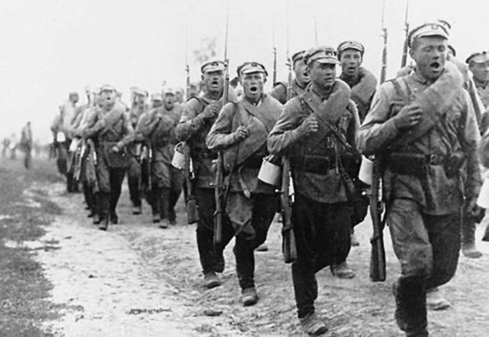 Три цвета знамени. Генералы и комиссары. 1914-1921 Три цвета знамени. Генералы и комиссары. 1914-1921