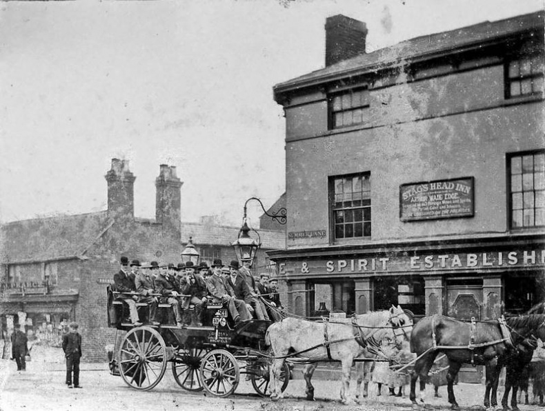 «Острые козырьки»: как это было. Билли Кимбер, «Бирмингемская банда» и ипподромные войны 1920-х «Острые козырьки»: как это было. Билли Кимбер, «Бирмингемская банда» и ипподромные войны 1920-х