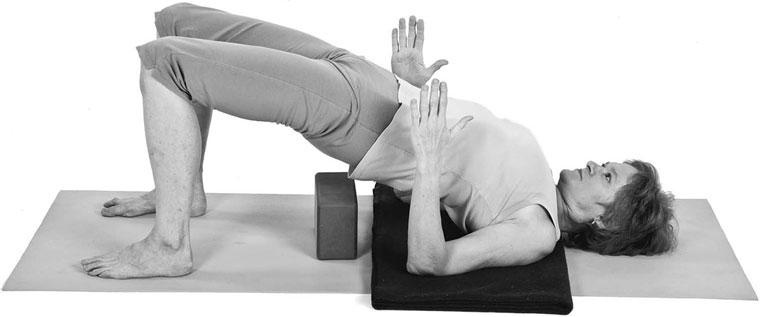 Йога при остеопорозе