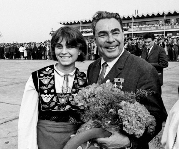 Блеск и нищета 90-х Блеск и нищета 90-х