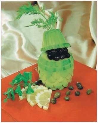 Как украсить праздничный стол Как украсить праздничный стол