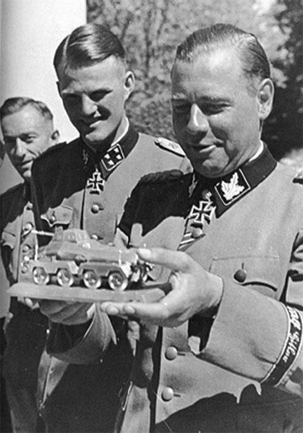 12-я танковая дивизия СС «Гитлерюгенд» 12-я танковая дивизия СС «Гитлерюгенд»