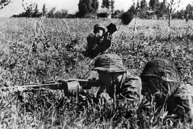 12-я танковая дивизия СС «Гитлерюгенд» 12-я танковая дивизия СС «Гитлерюгенд»