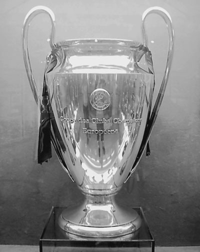 100 великих футбольных матчей