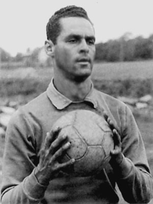 100 великих футбольных матчей