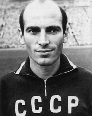 100 великих футбольных матчей