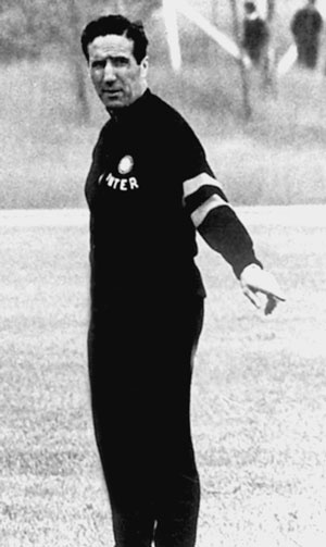 100 великих футбольных матчей