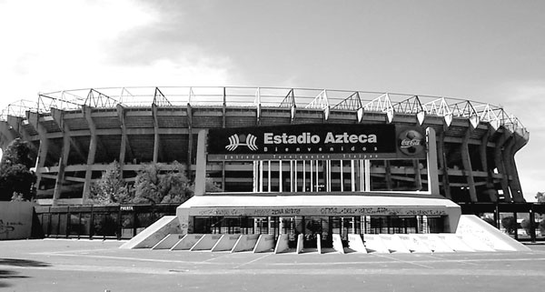 100 великих футбольных матчей