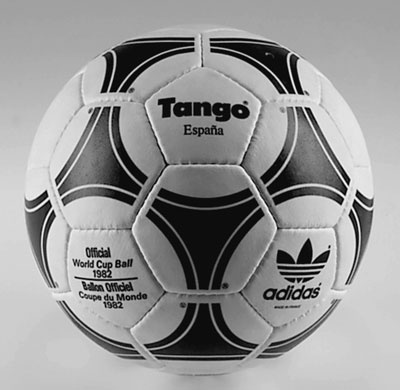 100 великих футбольных матчей