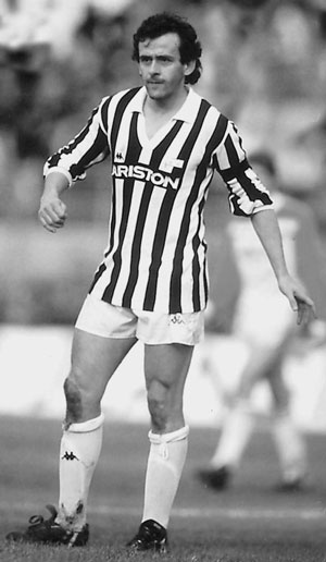 100 великих футбольных матчей