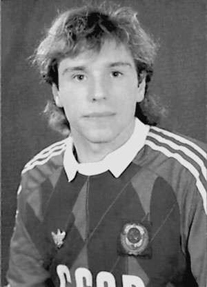 100 великих футбольных матчей