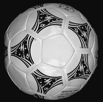 100 великих футбольных матчей