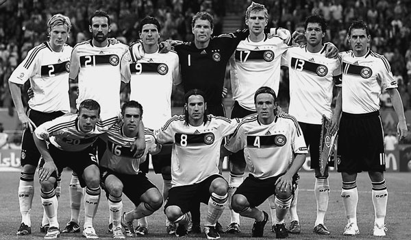 100 великих футбольных матчей