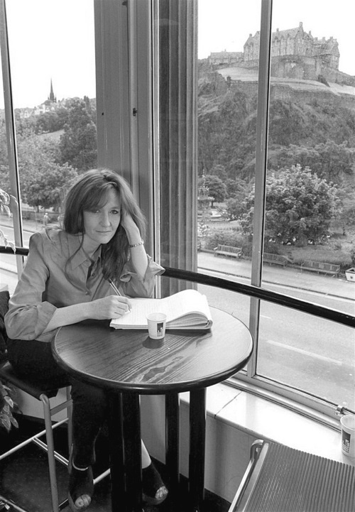 Джоан Роулинг. Всё о Гарри Поттере, жизни и любви Джоан Роулинг. Всё о Гарри Поттере, жизни и любви