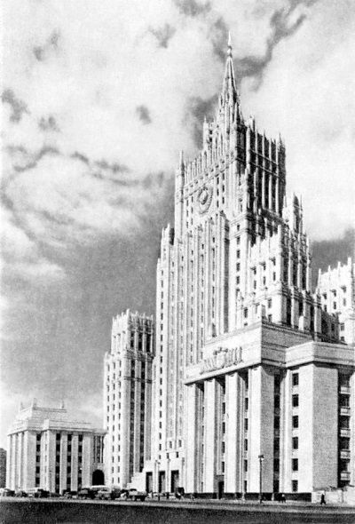 Высотки сталинской Москвы. Наследие эпохи