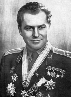 Юрий Гагарин. Человек-легенда Юрий Гагарин. Человек-легенда