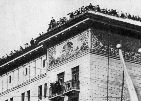 Юрий Гагарин. Человек-легенда Юрий Гагарин. Человек-легенда