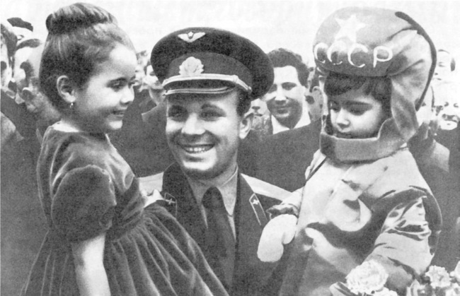 Юрий Гагарин. Человек-легенда Юрий Гагарин. Человек-легенда