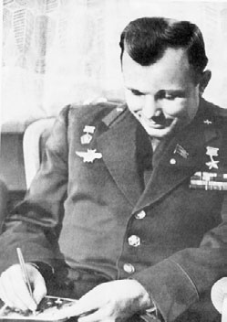 Юрий Гагарин. Человек-легенда Юрий Гагарин. Человек-легенда