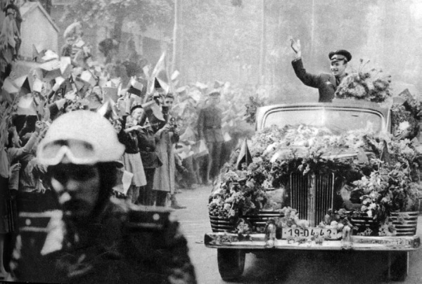 Юрий Гагарин. Человек-легенда