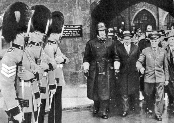 Юрий Гагарин. Человек-легенда Юрий Гагарин. Человек-легенда