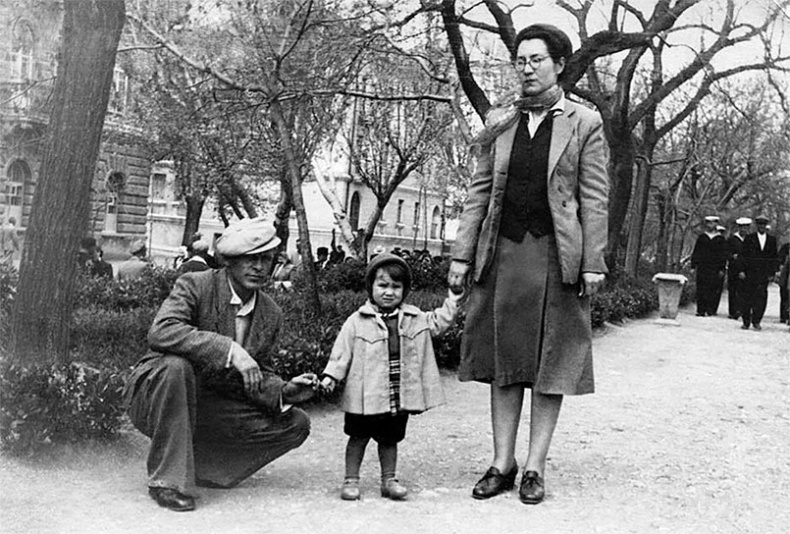 Наша счастливая треклятая жизнь Наша счастливая треклятая жизнь