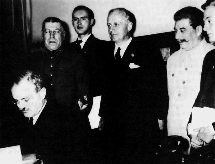 Сталин и Гитлер Сталин и Гитлер