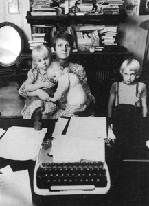 Маленькая девочка из "Метрополя" Маленькая девочка из "Метрополя"