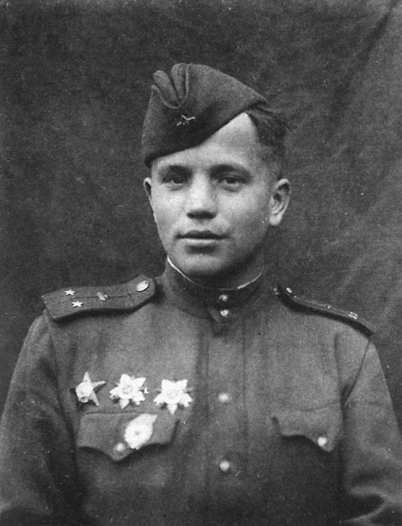 Дневник самоходчика. Боевой путь механика-водителя ИСУ-152. 1942-1945 Дневник самоходчика. Боевой путь механика-водителя ИСУ-152. 1942-1945